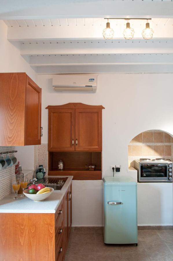 Luca'S Houses Chalki Town Zewnętrze zdjęcie