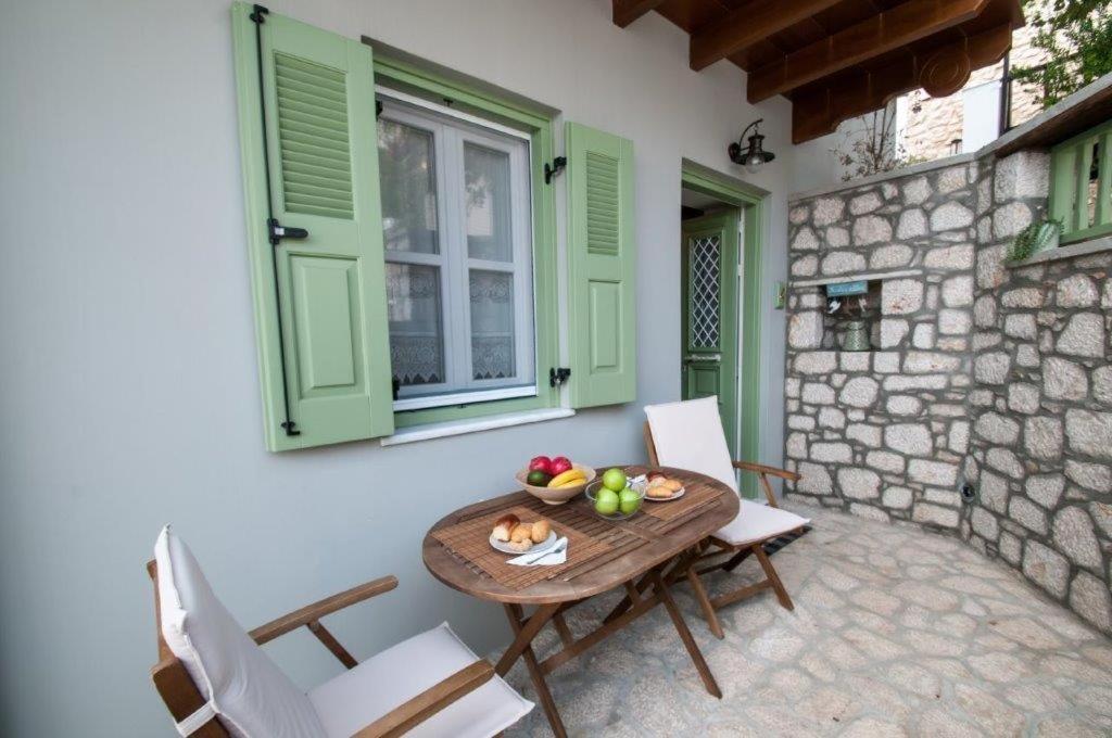Luca'S Houses Chalki Town Zewnętrze zdjęcie